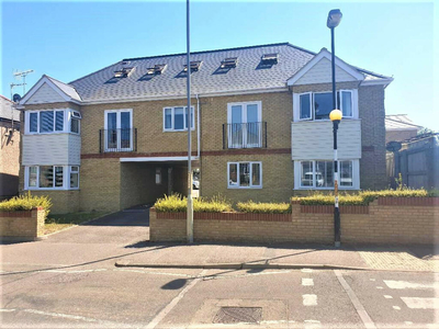 2 bedroom terraced house for rent in Mill Hill, Deal, CT14 9EN, CT14