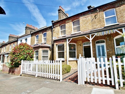 2 bedroom terraced house for rent in Plaistow Grove, Bromley. BR1