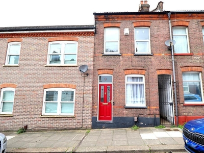 2 bedroom terraced house for sale in Hartley Road, High Town, Luton, Bedfordshire, LU2 0HX, LU2