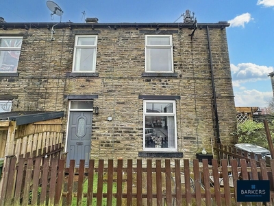 2 bedroom terraced house for sale in Moorlands Road, Birkenshaw, BD11