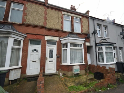 2 bedroom terraced house for sale in Selbourne Road, Luton, Bedfordshire, LU4