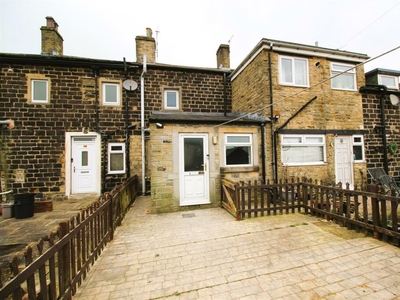 2 bedroom terraced house for sale in Witchfield Hill, Halifax, HX3