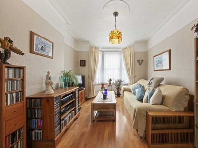 2 bedroom terraced house for sale London, E6 2NT