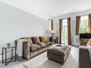 3 bedroom apartment for rent in Prince of Wales Drive London SW11