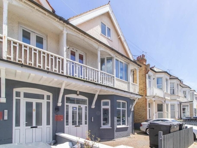 3 bedroom apartment for rent in Surrey Road, Cliftonville, CT9