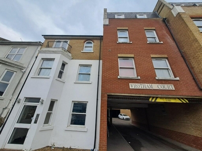 3 bedroom apartment for rent in Wrotham Court, Wrotham Road, Gravesend, Kent, DA11 0QF, DA11