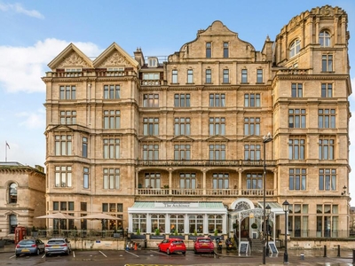 3 bedroom apartment for sale in Grand Parade, Bath, BA2