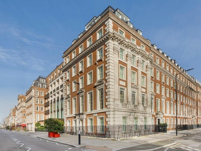 3 bedroom apartment for sale in Grosvenor Square, London, W1K