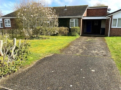 3 bedroom bungalow for sale in Coniston Road, Basingstoke, RG22