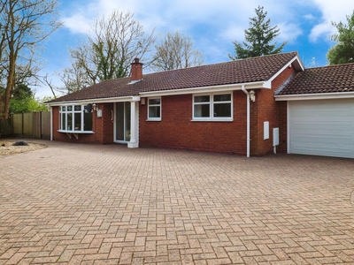 3 bedroom bungalow for sale in Grangemoor, Papplewick, Nottingham, Nottinghamshire, NG15