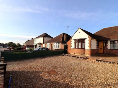 3 bedroom bungalow for sale in Hitchin Road, Stopsley, Luton, Bedfordshire, LU2 7UL, LU2