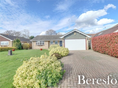 3 bedroom bungalow for sale in Long Meadow, Hutton, CM13