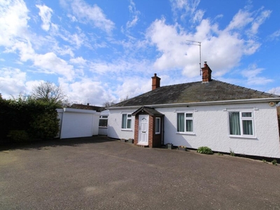 3 bedroom detached bungalow for sale in Fornham All Saints, Bury St. Edmunds, IP28