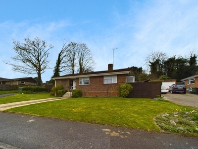 3 bedroom detached bungalow for sale in Westridge Avenue, Reading, Purley on Thames, RG8