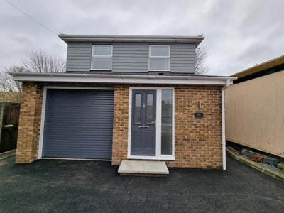 3 bedroom detached house for rent in Sandwich Road, Eythorne, CT15