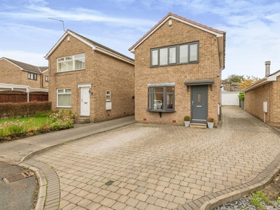 3 bedroom detached house for sale in Bourbon Close, Bradford, BD6