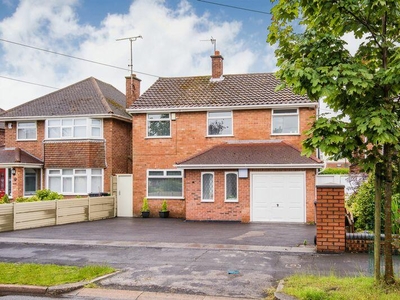 3 bedroom detached house for sale in Buckingham Road, Maghull, L31