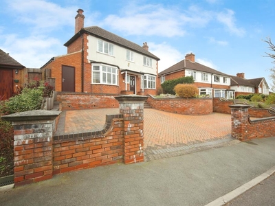 3 bedroom detached house for sale in Fellows Lane, Birmingham, B17