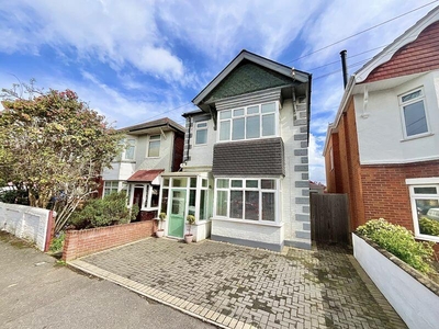 3 bedroom detached house for sale in Kimberley Road, Southbourne, Bournemouth, BH6