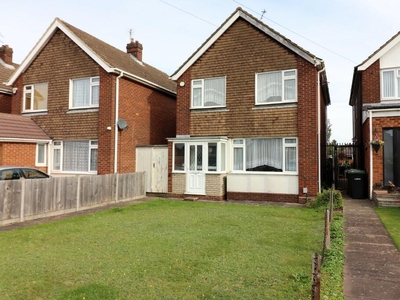 3 bedroom detached house for sale in Oakley Road, Luton, Bedfordshire, LU4 9QA, LU4
