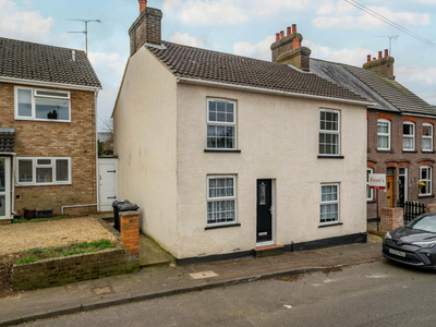 3 bedroom detached house for sale in Summer Street, Slip End, Luton, Bedfordshire, LU1