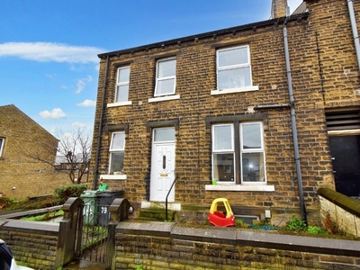 3 bedroom end of terrace house for rent in Blackmoorfoot Road, Crosland Moor, Huddersfield, West Yorkshire, HD4