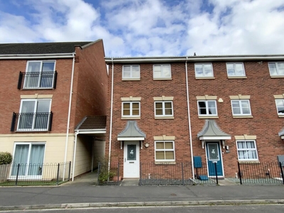 3 bedroom end of terrace house for rent in Rawcliffe, York, YO30