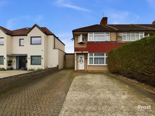 3 Bedroom End Of Terrace House For Sale In Ashford, Surrey