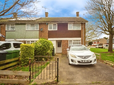 3 bedroom end of terrace house for sale in Bicknor Road, Maidstone, ME15