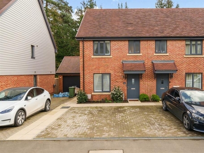 3 bedroom end of terrace house for sale in Bridle Way, Maidstone, ME16