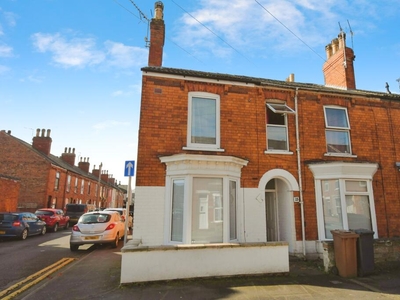 3 bedroom end of terrace house for sale in Kirkby Street, Lincoln, Lincolnshire, LN5