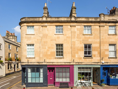 3 bedroom end of terrace house for sale in Monmouth Street, BATH, BA1