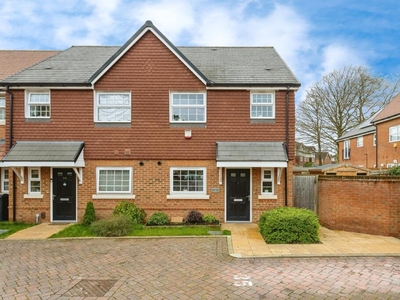 3 bedroom end of terrace house for sale in Robinson Avenue, Barming, Maidstone, ME16