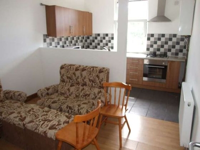 3 bedroom flat to rent Cardiff, CF24 3QD