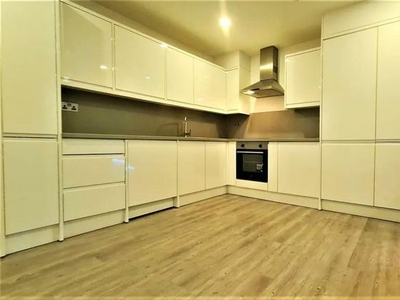 3 bedroom flat to rent West Ham, E16 1FN