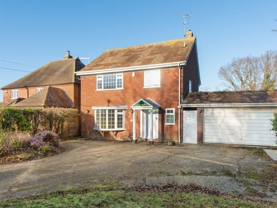 3 bedroom detached house for rent in Molehill Road, Chestfield, Whitstable, CT5