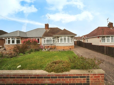 3 bedroom semi-detached bungalow for sale in Sibley Close, Luton, LU2
