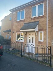 3 bedroom semi-detached house for rent in Carroll Crescent, Coventry, CV2