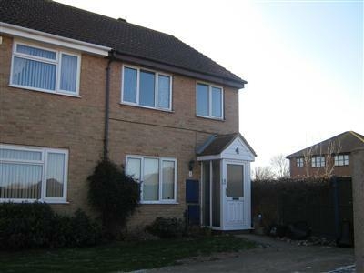3 bedroom semi-detached house for rent in Coniston Drive, Aylesham, CT3