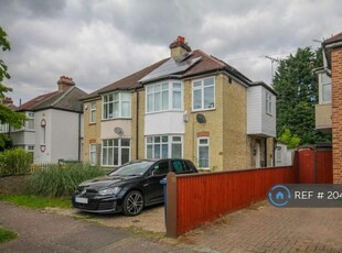 3 bedroom semi-detached house for rent in Lovell Road, Cambridge, CB4