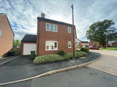 3 bedroom semi-detached house for rent in Mabbs Close, WORCESTER, WR4