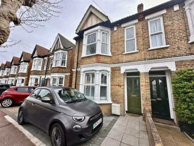 3 bedroom semi-detached house for sale Hadleigh, SS9 2HS