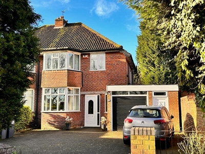 3 bedroom semi-detached house for sale in Chester Road North, Sutton Coldfield, B73 6RG, B73