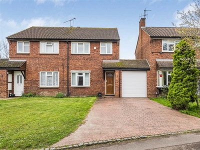 3 bedroom semi-detached house for sale in Easington Drive, Lower Earley, Reading, RG6