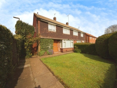 3 bedroom semi-detached house for sale in Eaton Green Road, Luton, LU2