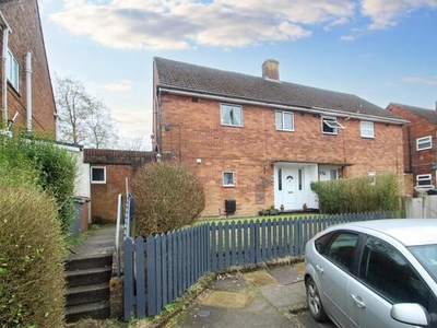 3 Bedroom Semi-detached House For Sale In Fegg Hayes, Stoke-on-trent