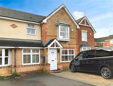 4 bedroom semi-detached house for sale in Jay Close, Lower Earley, Reading, RG6