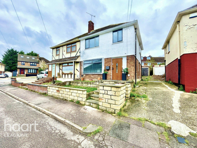 3 bedroom semi-detached house for sale in Kendal Close, Luton, LU3