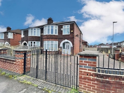 3 bedroom semi-detached house for sale in Kingsway, East Didsbury, M20
