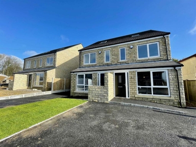 3 bedroom semi-detached house for sale in Off Brighouse/Denholme Road, Queensbury, BD13